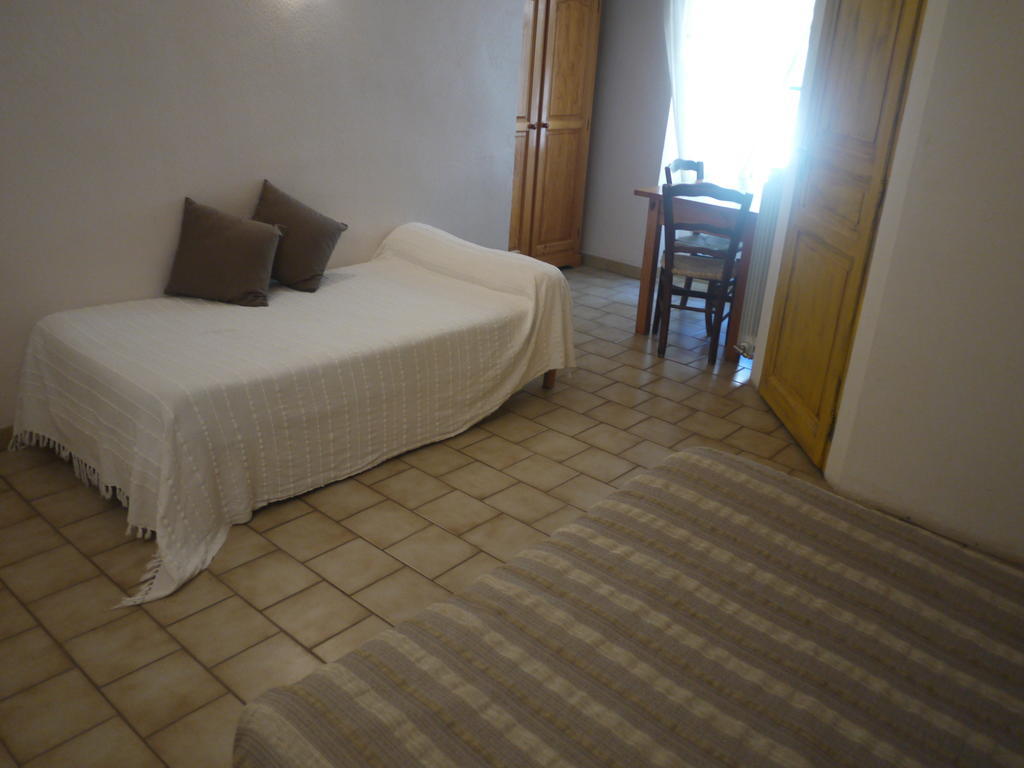 Auberge Des Seguins Buoux 部屋 写真
