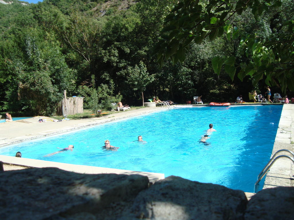 Auberge Des Seguins Buoux エクステリア 写真