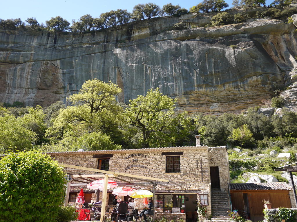 Auberge Des Seguins Buoux エクステリア 写真